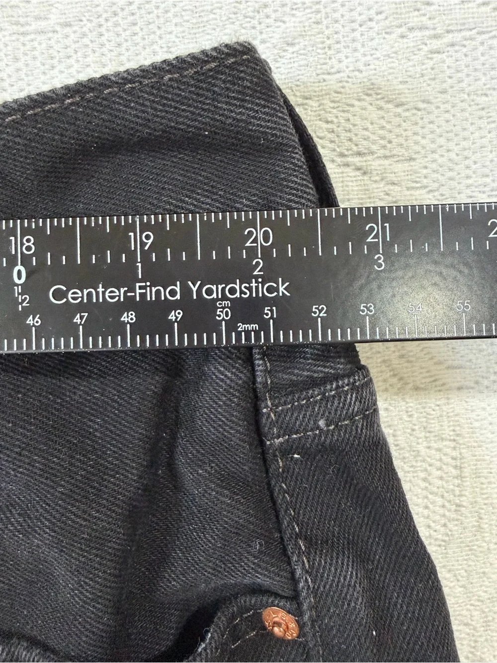 Vintage Y2K Levi’s Men’s 550 Relaxed Fit Black Denim Jeans W44 L32